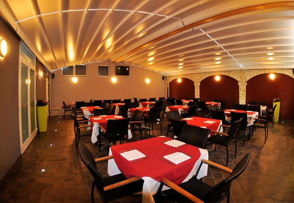Albergo Alla Torre Caldonazzo Luaran gambar